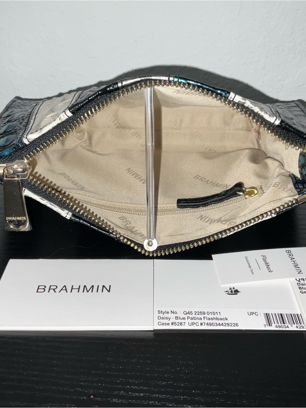 Brahmin Daisy BLUE PATINA FLASHBACK Mixed Leather Wristlet Cosmetic Clutch - Picture 6 of 7